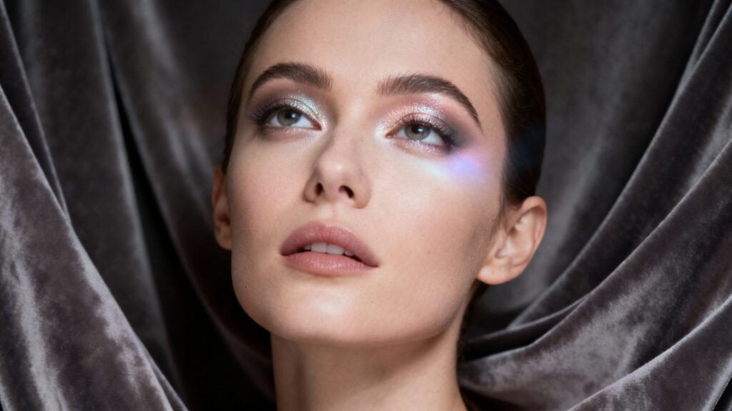 5 Palette Techniques Stylists Won't Tell You for Lifted Eyes